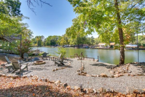 Lakefront Escape with Boat Docks in Hot Springs!